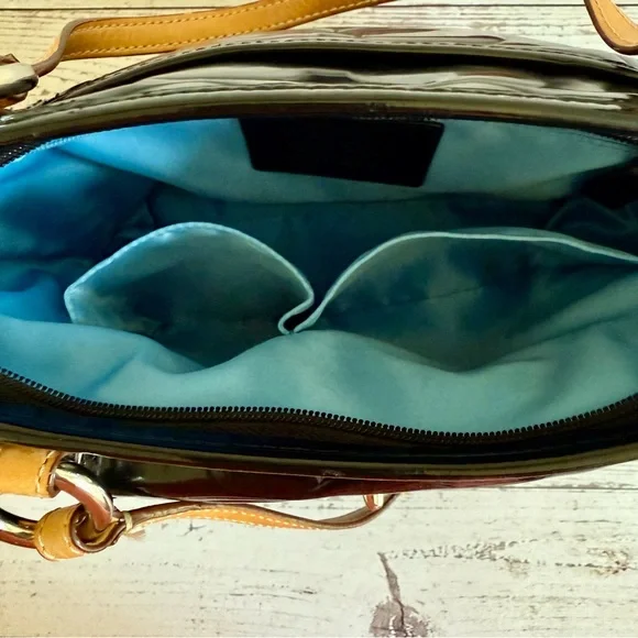 Coach Vintage Black Patent Leather Habdbag - Picture 9 of 16